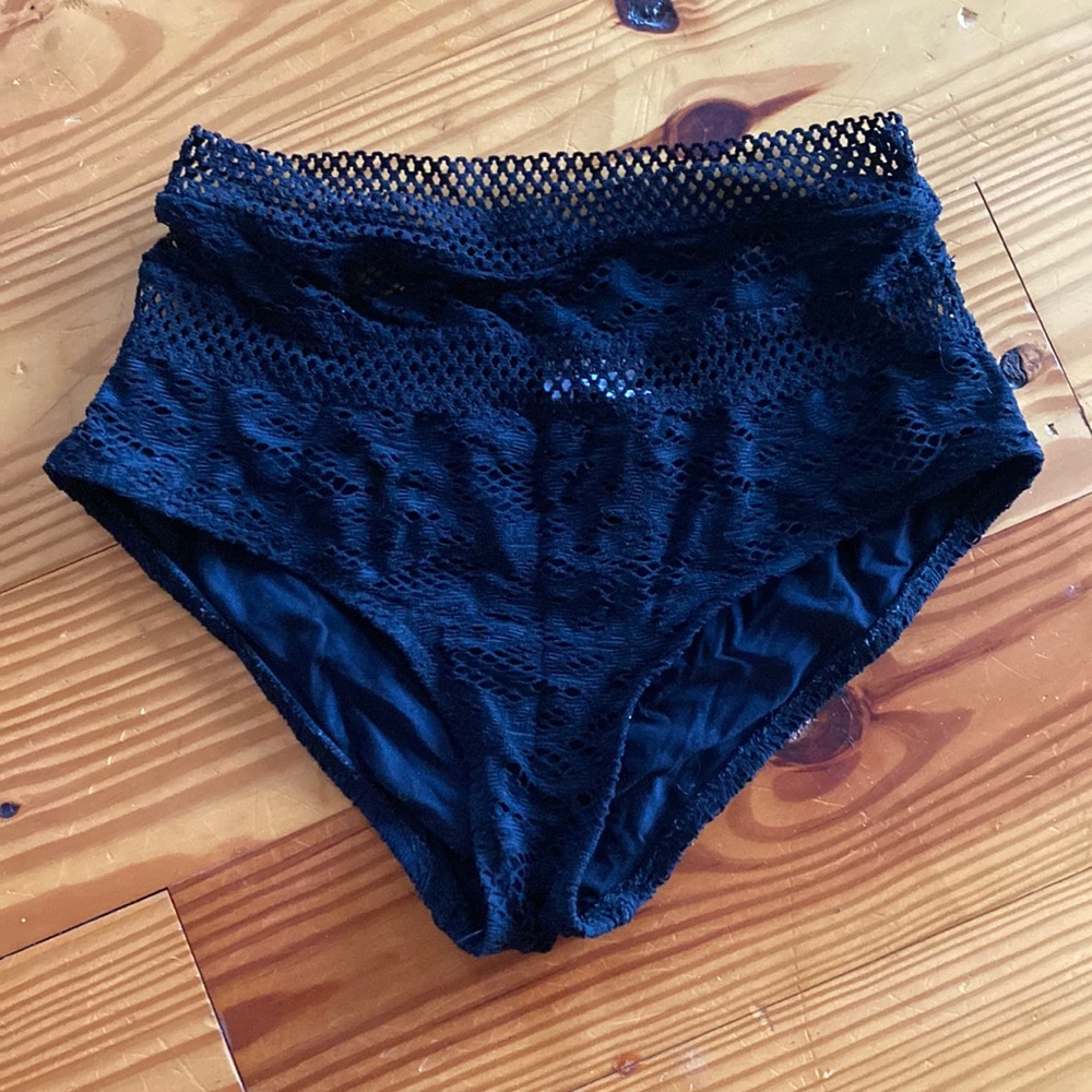 Becca high waisted crochet swim bottom. Black. Small.